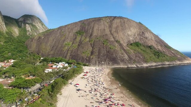 Itacoatiara Beach, Niter&oacute;i, Rio de Janeiro, Brazil