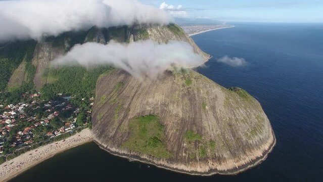 Itacoatiara Beach, Niter&oacute;i, Rio de Janeiro, Brazil