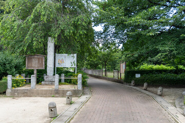 Around Akayama Castle (Akayama Historical Nature Park)