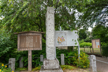 Around Akayama Castle (Akayama Historical Nature Park)