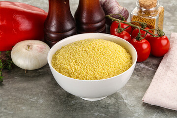 Raw dry wheat couscous grain