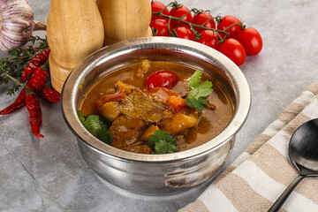 Yellow Thai curry with beef