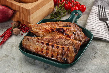 Grilled pork ribs with spices