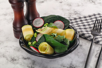 Green salad with zucchini and spinach