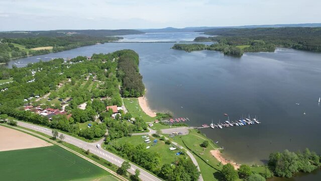 Badeinsel mit Camping und Zeltplatz in Absberg am Kleinen Brombachsee