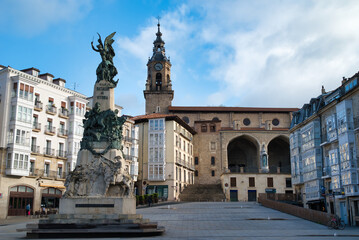 Obraz premium Plaza de la Virgen Blanca in Vitoria/Gasteiz. The central monument in memory of the battle of Vitoria, the access to the old part of the city. Basque Country, Spain.
