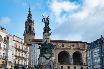 Obraz premium Plaza de la Virgen Blanca in Vitoria/Gasteiz. The central monument in memory of the battle of Vitoria, the access to the old part of the city. Basque Country, Spain.