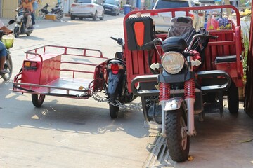 カンボジアの中国製商業バイク