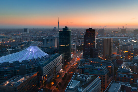 Aerial Aufsicht auf Potsdamer Platz in Berlin.