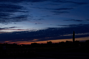 Fototapeta premium ciel d'orage aux crépuscule avec éclairs