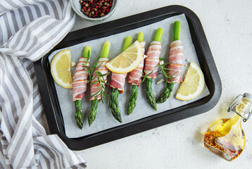 Asparagus with ham before baking