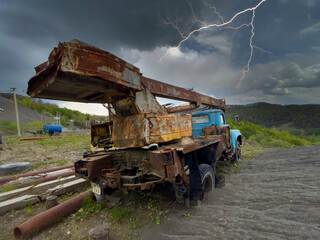 Obraz premium abandoned old truck,