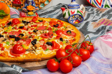 cooking, eating, olives, uzbekistan, asia, wooden', pizza background, delivery food, tomatoes, salami, italian restaurant, italy, yummy, pastry, meat, thin crust pizza, sausage, pizza, vegetarian
