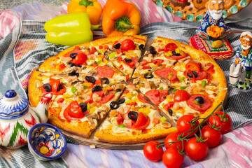 cooking, eating, olives, uzbekistan, asia, wooden', pizza background, delivery food, tomatoes, salami, italian restaurant, italy, yummy, pastry, meat, thin crust pizza, sausage, pizza, vegetarian