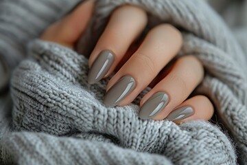 Fashionable Fingernails with Chic Grey Nail Polish