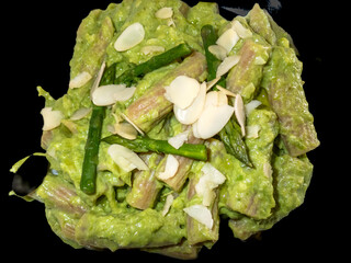 Pasta agli asparagi