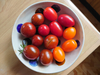 Home harvested tomatoes / 収穫したカラフルなミニトマト＠家庭菜園