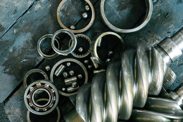Old bearing and screw compressor that has been in operation for a very long time.