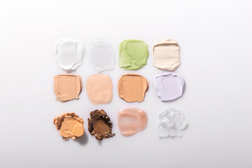 흰배경에 여러가지 화장품 제형