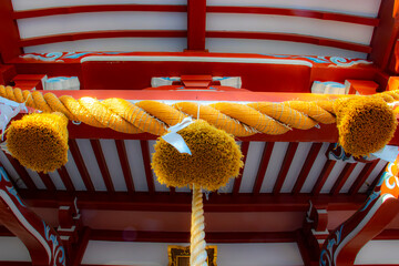 神社の大きなしめ縄の大きな房
