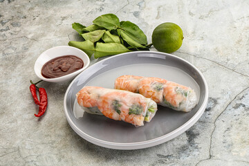 Vietnamese spring roll with prawn