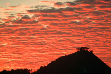 宮崎県串間市の笠祇山方面に表れたト美しいトワイライト
