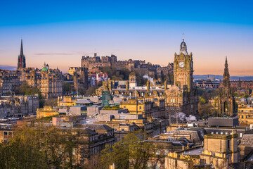 Fototapeta premium Beautiful view of the city of Edinburgh, Scotland