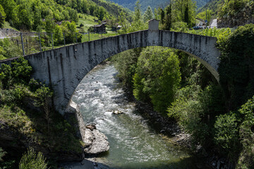 Steinbogenbrücke bei Neubrück Kanton Wallis, Schweiz