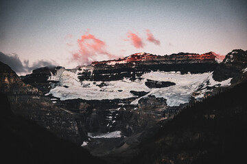 moutains near lake louise