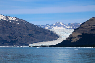 Cruise in Icy Bay with the Robinson Mountains and Yahtse Glacier in the background-Alaska, United...