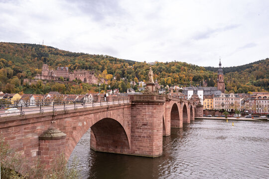 Alte Br&uuml;cke Heidelberg im Herbst