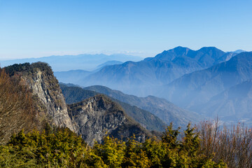 Obraz premium Blue sunny day with mountain landscape in Taiwan
