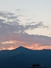 Lago e monti 