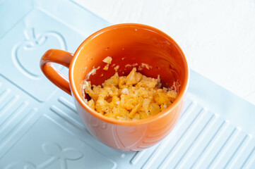 マグカップで作るスクランブルエッグ