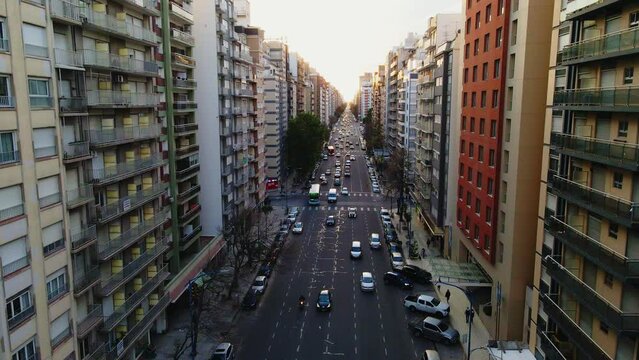 Video of drone on Avenida Colon in Mar del Plata