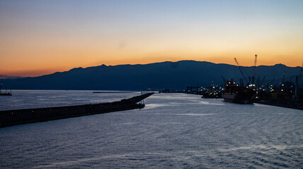 Porto di Genova al tramonto
