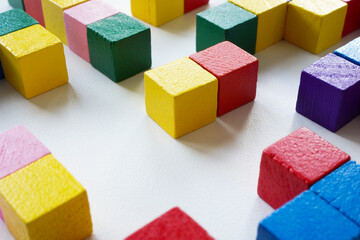 A labyrinth of cubes as an abstraction of a complex system, search for a solution and analysis.