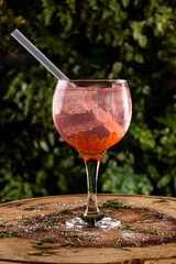 Gin Bubble com bolinhas que explodem na boca