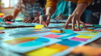 Obraz premium Creative Sticky Note Arrangement Sparks Innovation on Desk