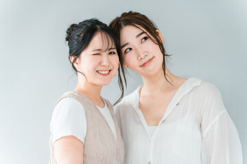 美容・ビューティー・メイクアップ・サロン・エステ・女性イメージ（ウィンク）
