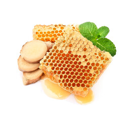 Honeycomb with ginger root and mint