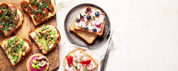 Healthy toasts for breakfast or lunch. Clean eating.