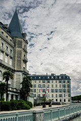 Fototapeta premium Boulevard des pyrennees at sunst in Pau( France)