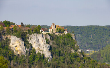Ausblick auf Schloss Werenwag im Oberen Donautal bei Hausen i. T.