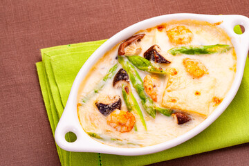 豆腐とエビの味噌グラタン