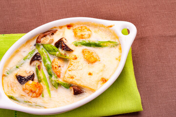 豆腐とエビの味噌グラタン