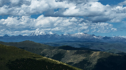 Yala snow mountain in heavy cloud