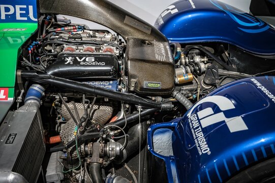 Details of the V6 Peugeot hybrid engine of the spectacular Courage Pescarolo C60 LMP 2003