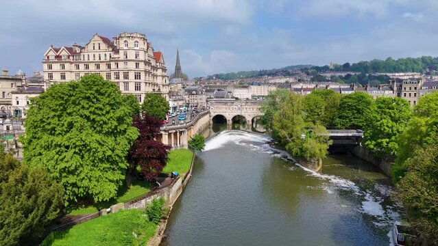 Pulteney Bridge in Bath, over the River Avon