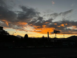 Amanecer en la ciudad muy lindo